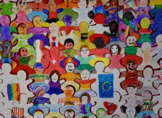 Ein großes Puzzle aus 176 Teilen wurde beim „Fest der Kulturen“ zusammengelegt. Foto: Stadt Ratingen
