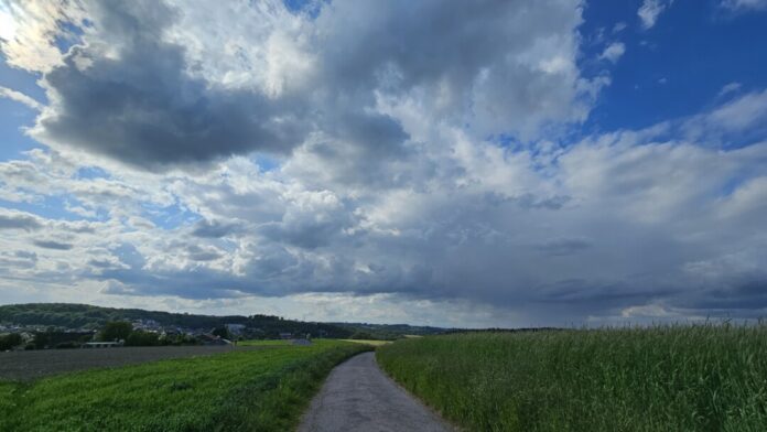 Wolken ziehen auf. Foto: Volkmann