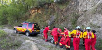 Dir Einsatzkräfte bei der Inbetriebnahme des Mehrzweckboots der Feuerwehr Mettmann. Foto: FW Mettmann