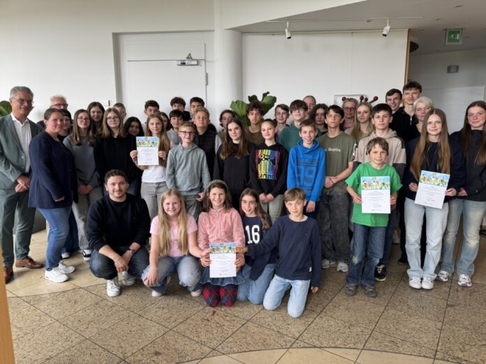 Viele Schüler haben mitgemacht: Die Preisverleihung fand jetzt im Kreishaus statt. Foto: Kreis Mettmann Viele Schüler haben mitgemacht: Die Preisverleihung fand jetzt im Kreishaus statt. Foto: Kreis Mettmann
