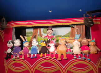 "Der kleine Rabe Socke:" wird als Puppentheater aufgeführt. Foto: Toni Barber