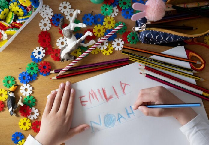 Die Namen Emilia und Noah stehen seit mehreren Jahren ganz vorn in der Rangliste. (Symbolbild)