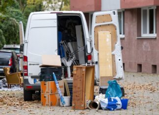 Die Verbraucherzentralen bieten jungen Leuten Online-Seminare für den Start in die Eigenständigkeit an. (Symbolbild)