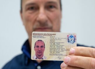 Peter Fitzek ist nun auch in Untersuchungshaft. (Archivbild)