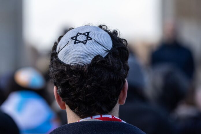 Viele jüdische Schüler und Studierende leben in Deutschland mit Angst vor Anfeindungen. (Symbolbild)