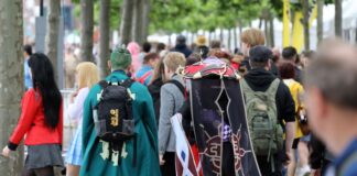 Viele Fans kommen in Kostümen zum Japan-Tag in Düsseldorf. (Archivbild)