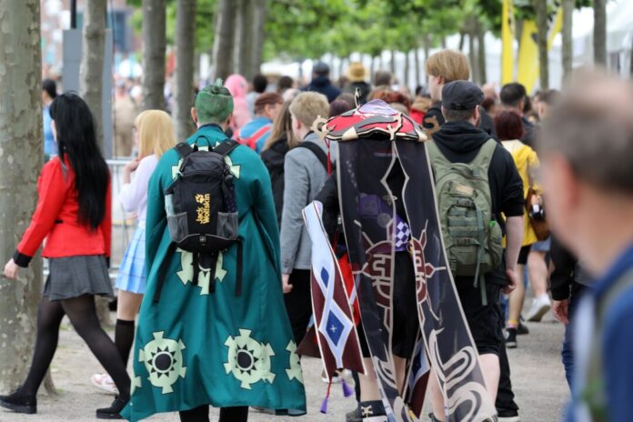 Viele Fans kommen in Kostümen zum Japan-Tag in Düsseldorf. (Archivbild)