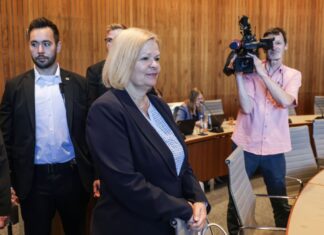 Die ehemalige Bundesinnenministerin Nancy Faeser (SPD) steht im Untersuchungsausschuss des nordrhein-westfälischen Landtags zum Terror-Anschlag von Solingen Rede und Antwort. 
