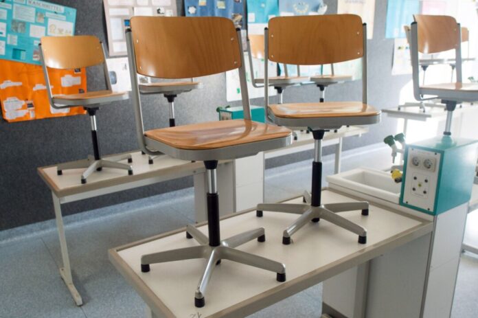 Ein Forschungsprojekt soll ausloten, wie mehr junge Leute für Physik zu interessieren sind. (Symbolbild)