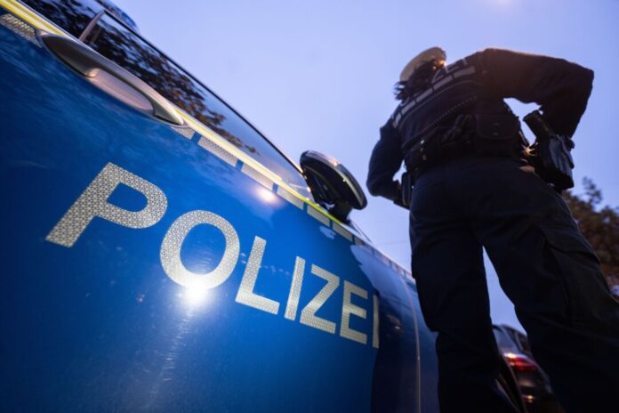 Polizei Eine wilde Verfolgungsjagd am Niederrhein endete mit einer Festnahme. (Symbolbild)