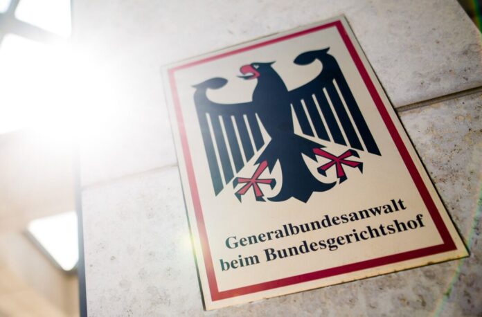 Bundesanwaltschaft ermittel im Fall des Angriffs in Bielefeld Der Generalbundesanwalt ermittelt im Fall des Messerangreifers von Bielefeld. Der Tatverdächtige taucht mit unterschiedlichen Schreibweisen in den Systemen der Behörden auf. (Archivbild)