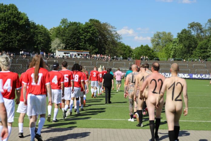 Hier spielt die «Nacktionalmannschaft».