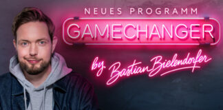 Comedian Bastian Bielendorfer kommt am 16.01.2026 mit seinem neuen Programm GameChanger in die Stadthalle Erkrath. Foto: Sebastian Z Wolff, Artwork: Astrid Schmitz