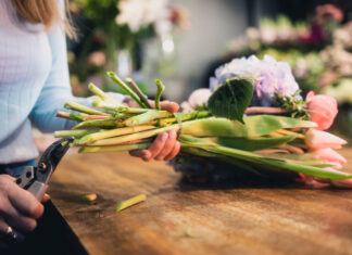 Viele Floristinnen haben laut Gewerkschaft eine Sechs-Tage-Woche und wenig Urlaub. Foto: : IG BAU/Tobias Seifert