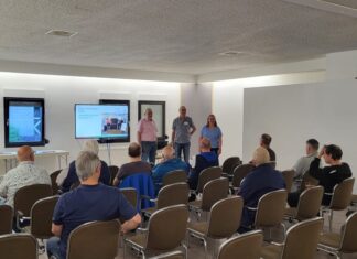 Interessierte informierten sich bei der Siedlergemeinschaft über Solarstrom. Foto: privat