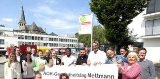 Die Partner der Aktion und Jan Fitschen (v.l.). Foto: AOK