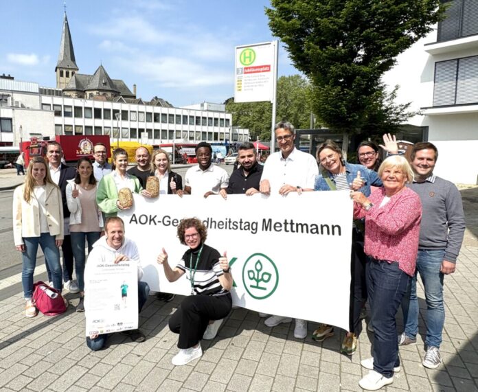 Die Partner der Aktion und Jan Fitschen (v.l.). Foto: AOK