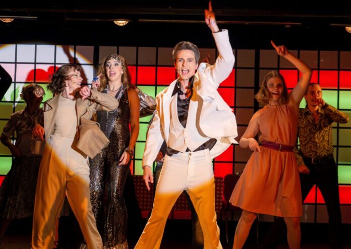 "Saturday Night Fever" ist ein Gute-Laune-Musical mit Botschaft. Foto: Martin Mazur