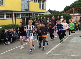 Die Schülerinnen und Schüler zeigten vollen Einsatz bei der Charity-Aktion. Foto: privat