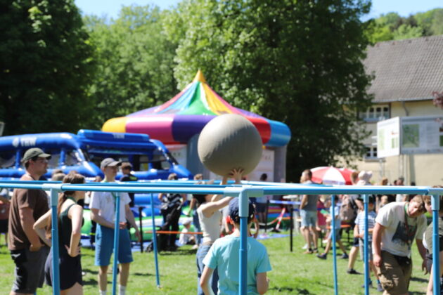 Trödelmeile und Kinderfest in Neviges 1. Mai 2025. Foto: André Volkmann