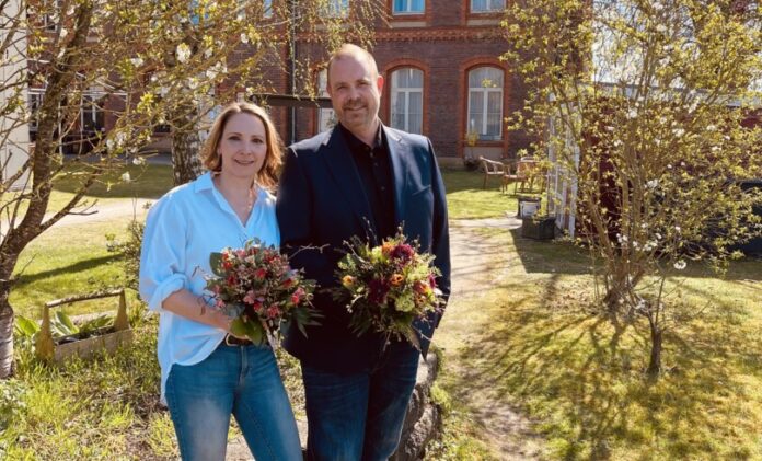 Christina Sommer und Martin David abgebildet. Foto: Theodor Fliedner Stiftung