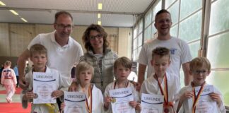 Das Trainerteam mit dem stolzen Judo-Nachwuchs. Foto: TBW/privat