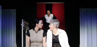 Silvia Munzón López, Thomas Braus und Nora Koenig auf der Bühne. Foto: Anna Schwartz