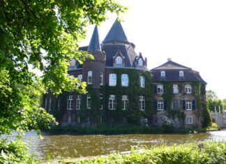 Auf Schloss Linnep findet am 18. Mai der Festakt zur kommunalen Neugliederung als gemeinsames Bürgerfest statt. Foto: Stadt Ratingen