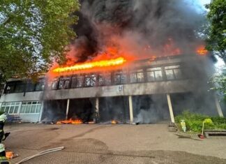 In Erkrath stehen zwei Schulen in Flammen. Foto: Stadt Erkrath