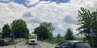 Bei einem Auffahrunfall am Sonntagmittag wurden mehrere Insassen leicht verletzt. Die beteiligten Autos waren nicht mehr fahrbereit. Foto: Polizei