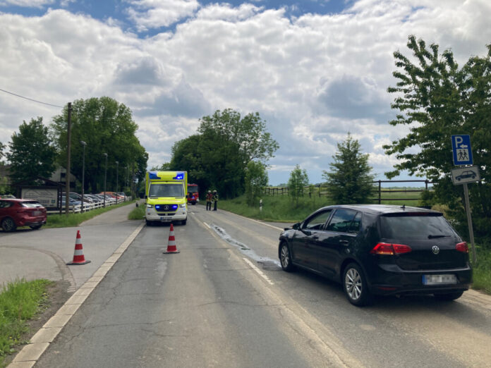 Bei einem Auffahrunfall am Sonntagmittag wurden mehrere Insassen leicht verletzt. Die beteiligten Autos waren nicht mehr fahrbereit. Foto: Polizei Bei einem Auffahrunfall am Sonntagmittag wurden mehrere Insassen leicht verletzt. Die beteiligten Autos waren nicht mehr fahrbereit. Foto: Polizei