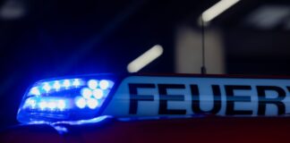 Rund 200 Feuerwehrleute waren einem Sprecher zufolge wegen des Großbrands im Einsatz. (Symbolbild)