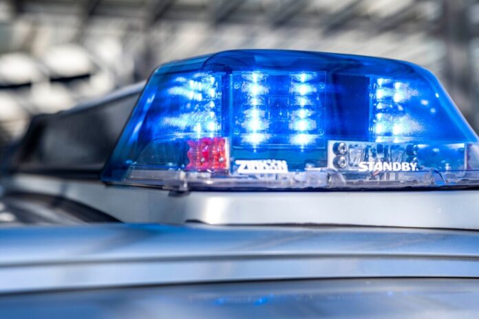 Wegen eines schweren Unfalls in Ratingen war die Polizei im Einsatz. (Symbolbild)