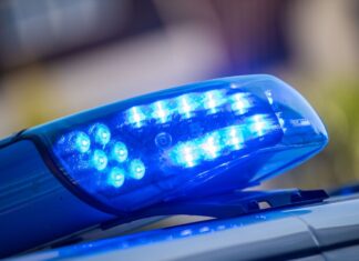 Ein vermisster Angler wurde tot in einem See entdeckt - die Hintergründe sind unklar. Die Polizei ermittelt. (Symbolfoto) 