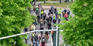 Mit einer Sternfahrt wollen mehrere tausend Menschen bessere Bedingungen für Radfahrer in Nordrhein-Westfalen fordern - so wie hier im vergangenen Jahr. (Archivbild)