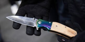 Auch Kinder und Jugendliche fallen durch Straftaten mit Messern auf.