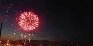 Das traditionelle Feuerwerk findet weiterhin statt. (Archivbild)