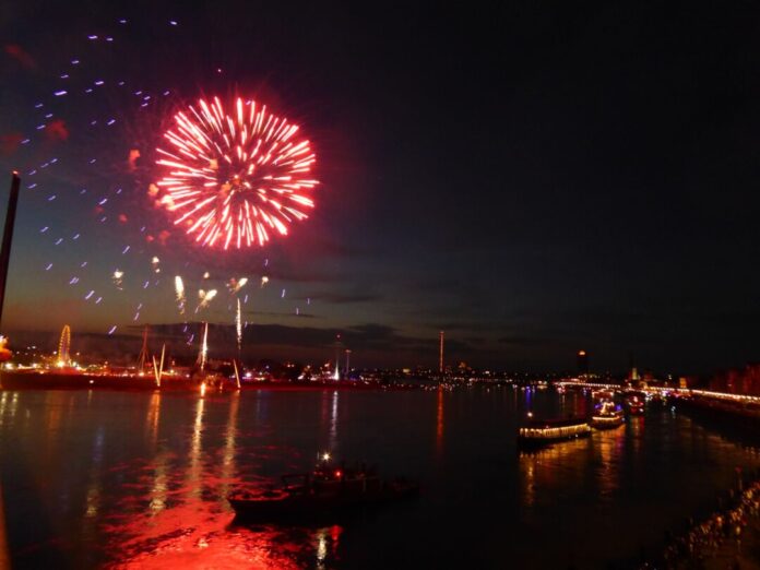 Das traditionelle Feuerwerk findet weiterhin statt. (Archivbild)