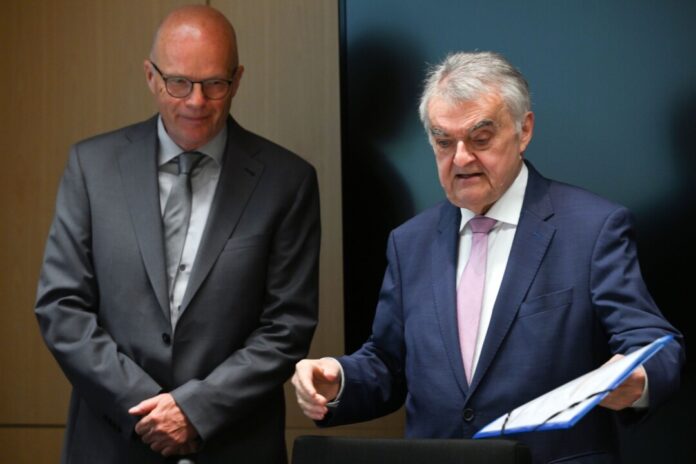 Das nordrhein-westfälische Innenministerium hat Stress innerhalb der Kriminalpolizei untersuchen lassen. 