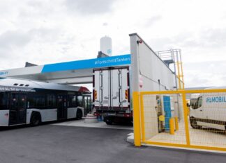An einer neuen Wasserstoff-Tankstelle in Düsseldorf sollen vor allem Brennstoffzellen- Busse und -Lastwagen tanken können.