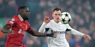 Künftige Teamkollegen? Florian Wirtz (r) im Zweikampf mit Liverpools Ibrahima Konaté