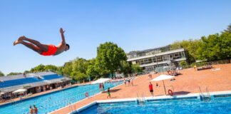 Ab ins Wasser: Am 1. Mai sind viele Freibäder in die Saison gestartet.