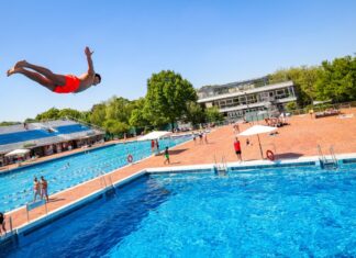 Ab ins Wasser: Am 1. Mai sind viele Freibäder in die Saison gestartet.