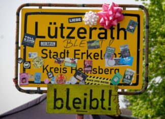Nach einem Gottesdienst zum Gedenken an die für die Braunkohle zerstörte Ortschaft Lützerath hat das Amtsgericht Erkelenz eine 68 Jahre alte Frau freigesprochen. (Symbolbild)