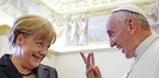 Die ehemalige Bundeskanzlerin Angela Merkel wünscht sich als Nachfolger von Papst Franziskus auch wieder einen menschennahen Papst (Archivbild).