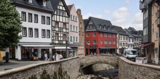 Die von der Flutkatastrophe im Juli 2021 hart getroffene Stadt Bad Münstereifel im Süden von Nordrhein-Westfalen hat ein eigenes Hochwasserfrühwarnsystem eingerichtet. (Archivbild)