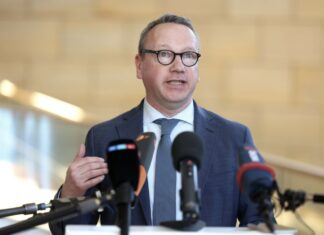 Ein Verbotsverfahren gegen die AfD bräuchte Limbach zufolge ein breites Bündnis. (Archivbild)