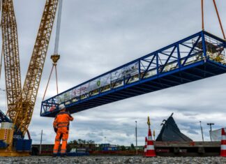Der Rhein-Herne-Kanal war für das Manöver zeitweise voll gesperrt.