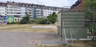 Besichtigung eines Tatorts: Hier soll ein Polizist einem unbewaffneten Flüchtenden in den Rücken geschossen haben.