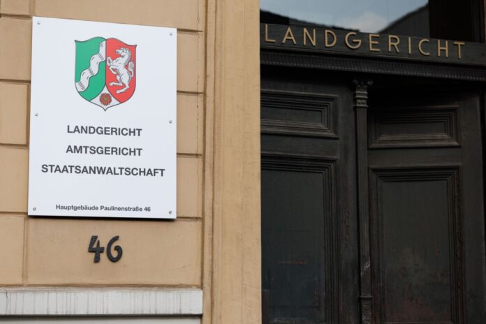 Brutale Tat mit schweren Folgen: Wegen versuchten Totschlags ist ein 25-Jähriger vor dem Landgericht Detmold zu 13 Jahren Haft verurteilt worden. (Illustration)